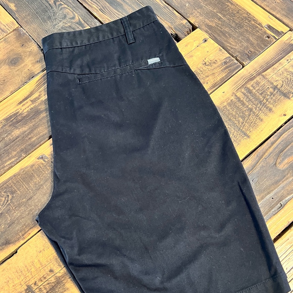 Men’s Volcom Shorts Black 38” Blemish